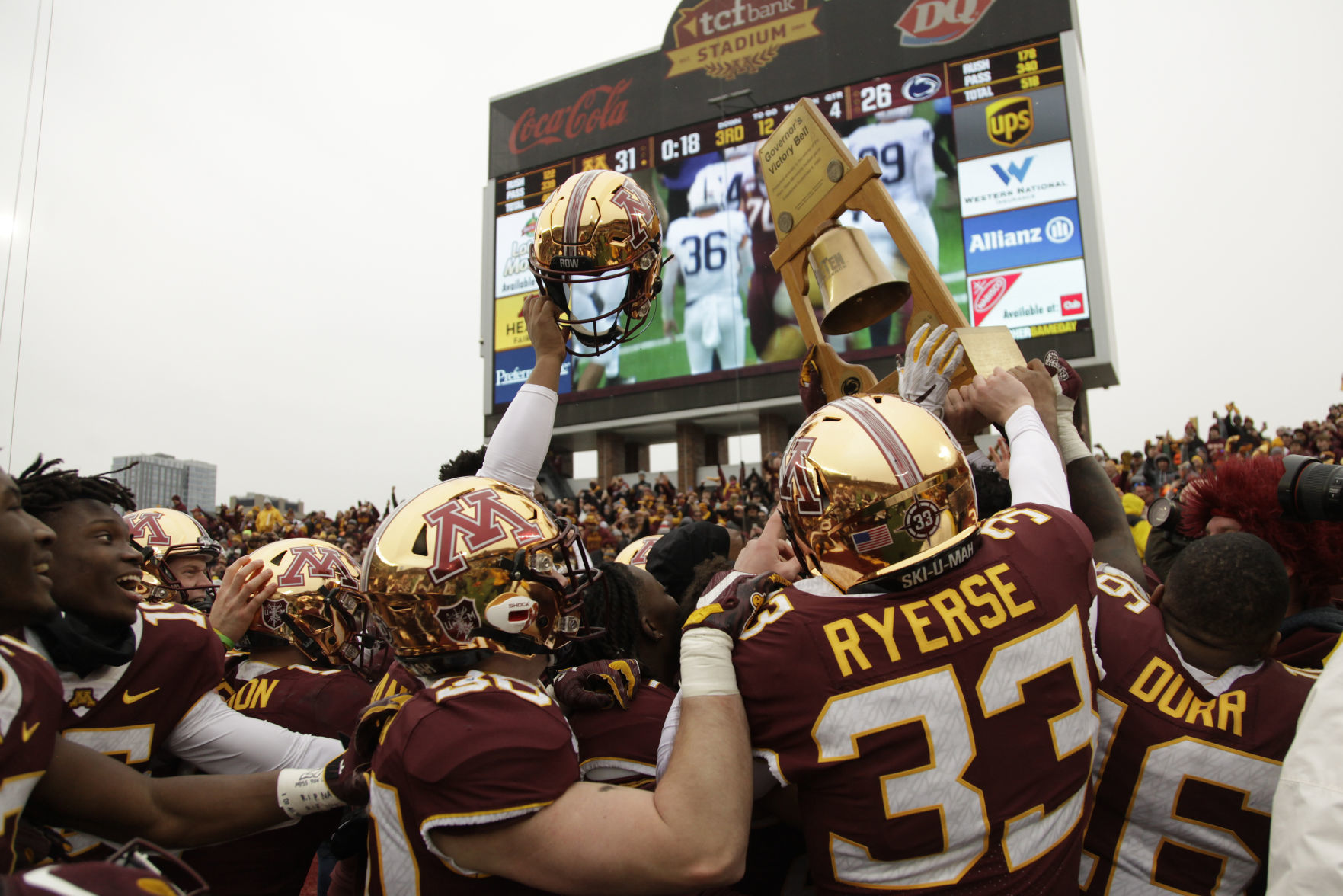 No. 8 Minnesota at No. 20 Iowa: Minnesota 28-20